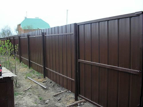 Забор из металлопрофиля
