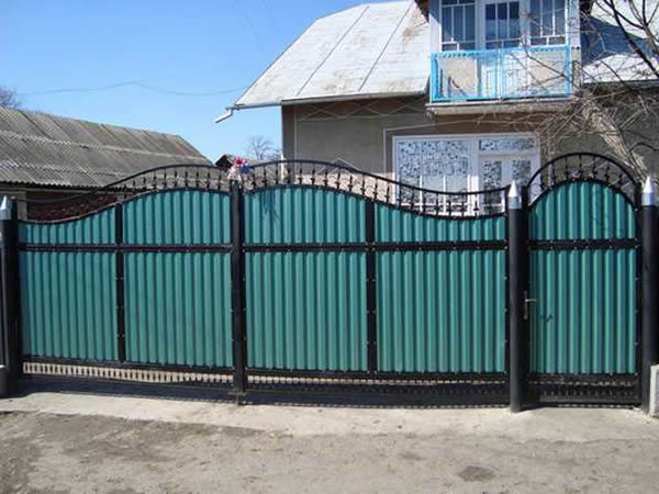 Зеленый забор