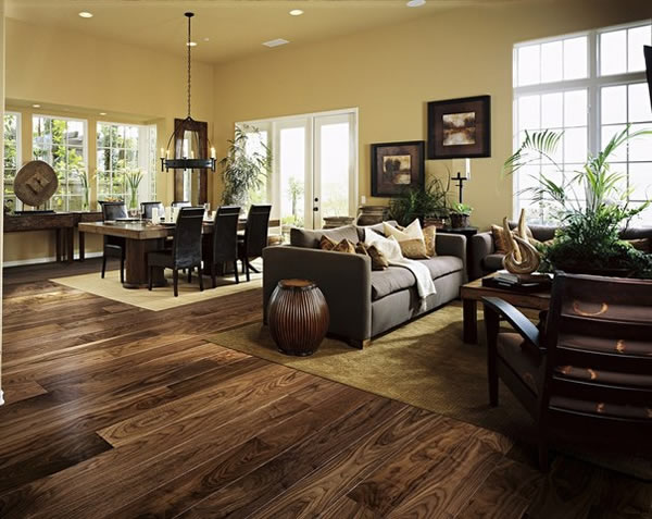 Вариант интерьера с массивной доской из американского ореха