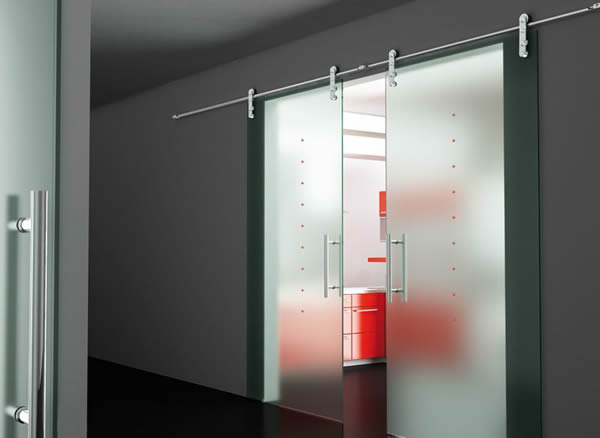 Двери из стекла