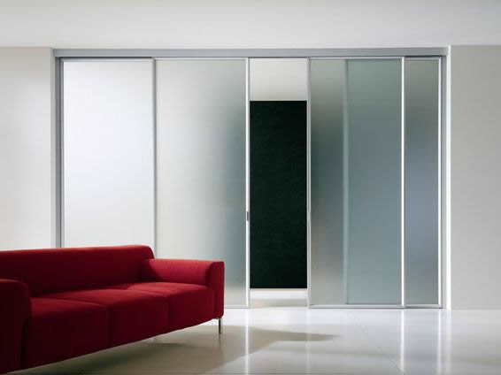 Стеклянные раздвижные двери