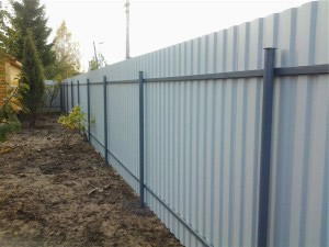 Установка заборов из профлиста