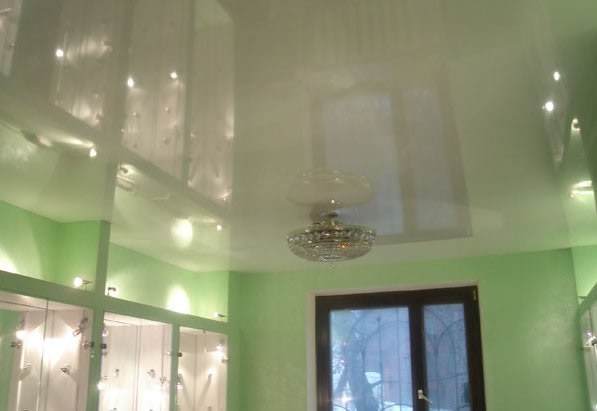 Блестящий потолок