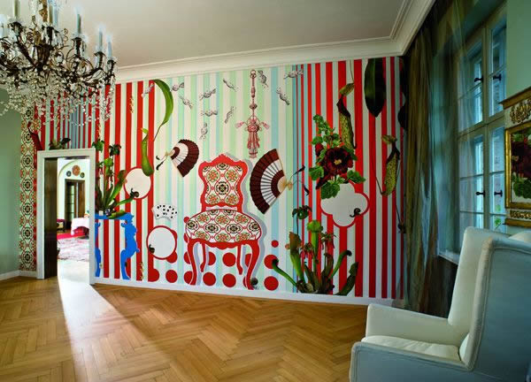 Ручной рисунок на обоях