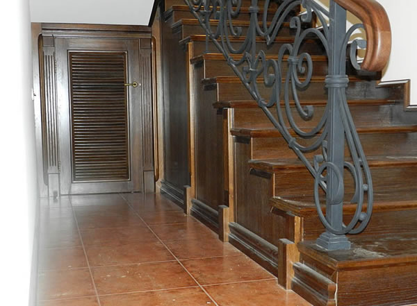 Отделка бетонной лестницы деревом