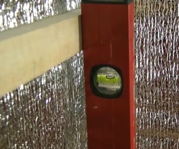 Контроль уровня обрешетки