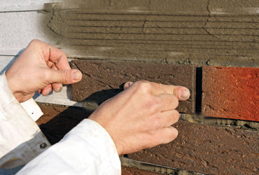 Применяем плитку в отделке стен гаража