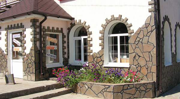 Декорирование при помощи натурального камня