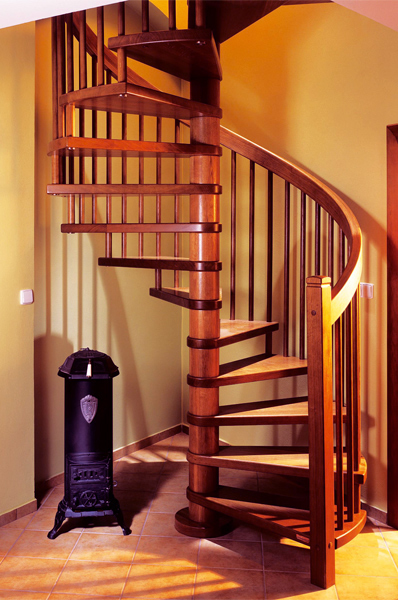 Деревянная винтовая лестница