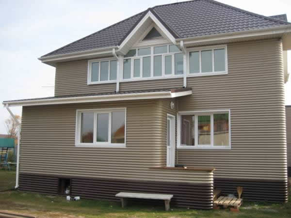 Дизайн фасада, облицованного профнастилом