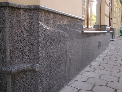 Для облицовки цоколя гранит лучший выбор