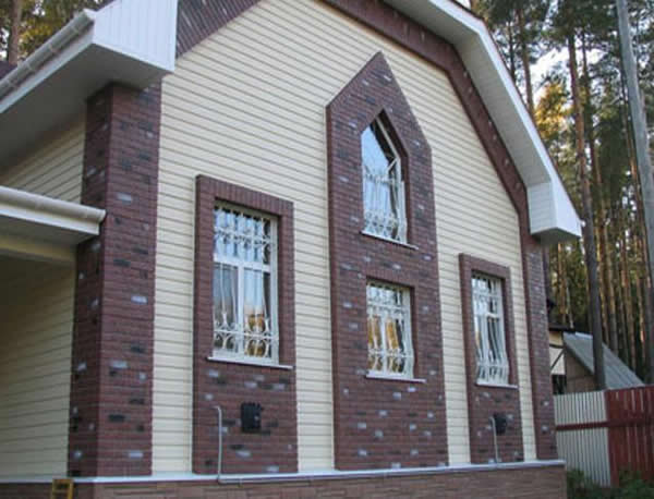 dom-otdelanniy-saydingom