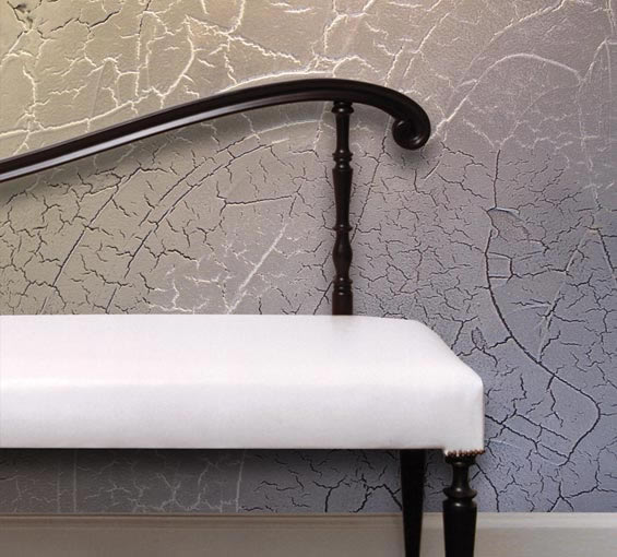 Эффект потрескавшейся штукатурки в интерьере