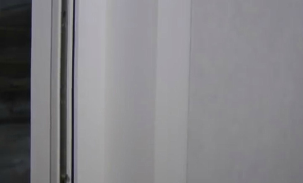 F – профиль на откосе окна