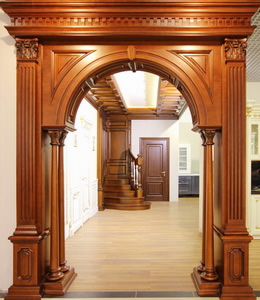 Классическая деревянная арка