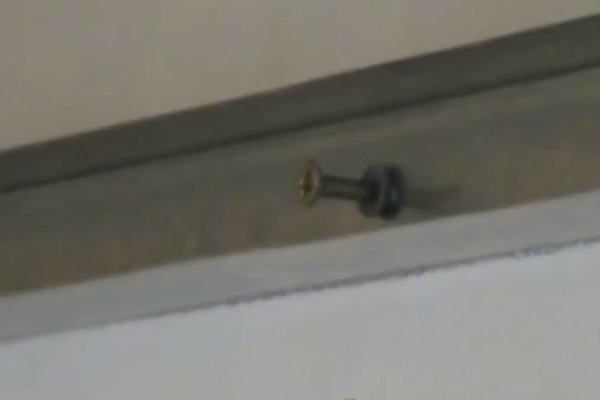 Крепление дюбель – гвоздями