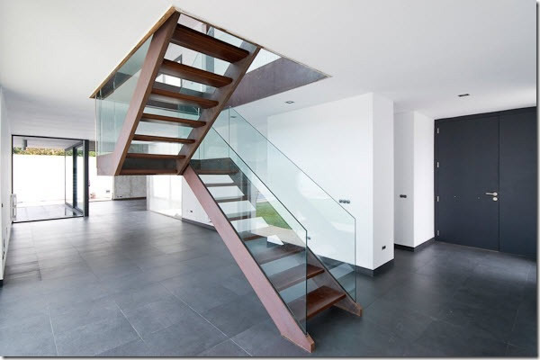 Как смотрятся стеклянные перила в интерьере