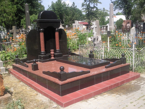 Как выбрать качественный материал для памятника