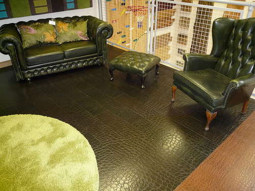 Керамогранитное покрытие пола «под кожу»