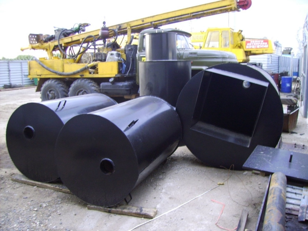 Кессон металический для скважины фото