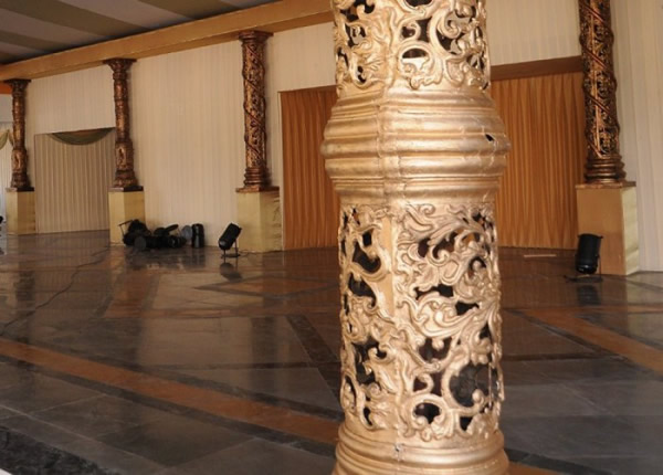 Колонна, отделанная пенопластом