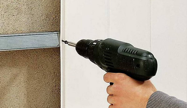 Крепление делаем при помощи саморезов фото