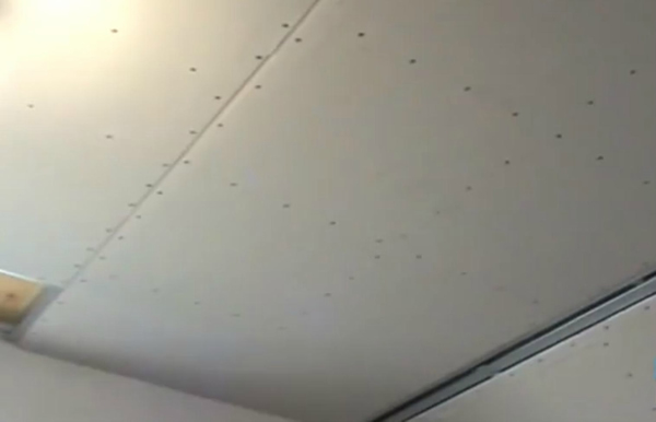 Крепление саморезами по всем ячейкам