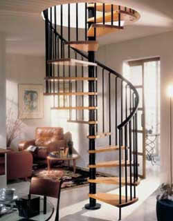 Лестница в комнату, где видны звезды