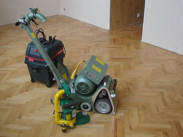 Машина для циклевания пола