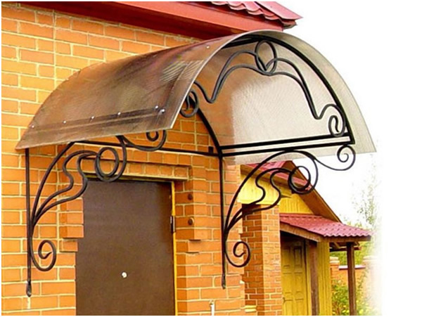 Металлические двери для коттеджа