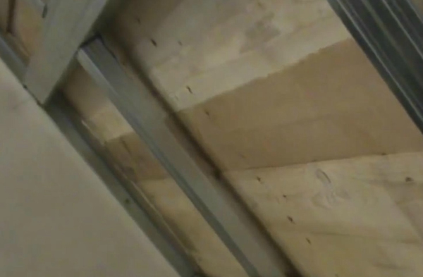 Монтаж профиля с помощью крабов