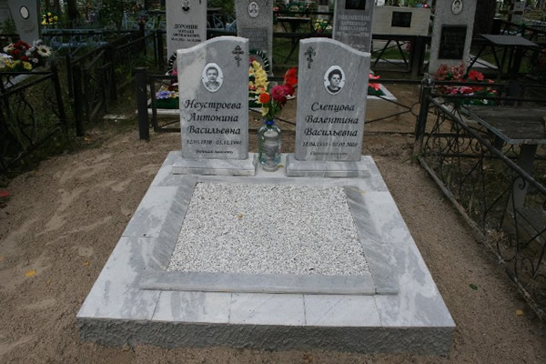 Мраморные памятники