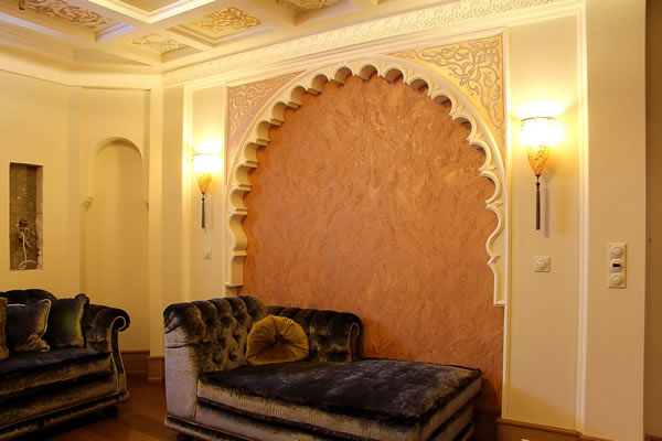 Ниша, декорированная венецианской штукатуркой