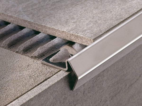 Облицовка лестниц камнем