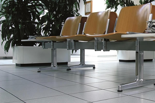 Облицовка пола керамогранитной плиткой