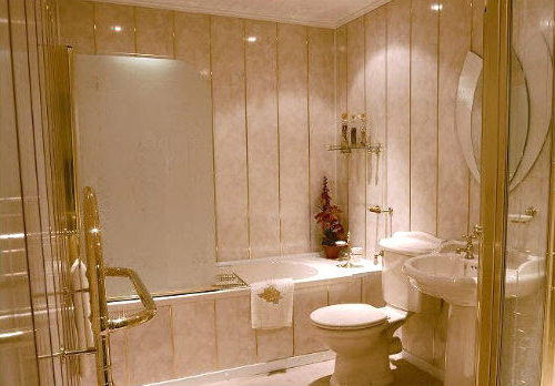 Облицовка стен ванной комнаты пластиковыми панелями