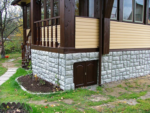 Облицовка цокольного фундамента сайдингом