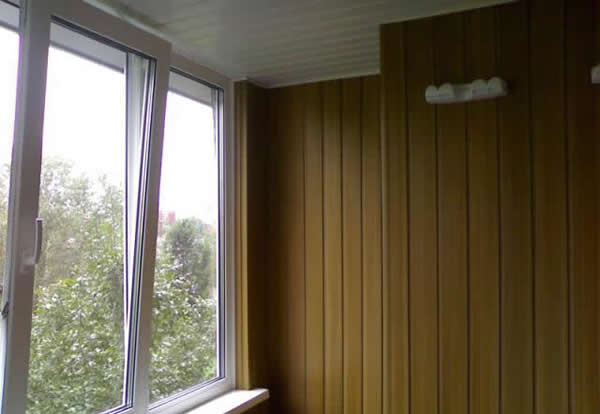 Виниловый сайдинг во внутренней отделке лоджии