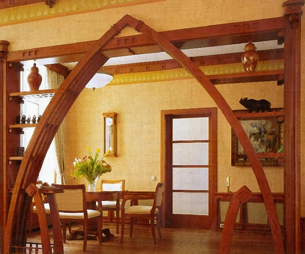 Декоративная деревянная арка в интерьере