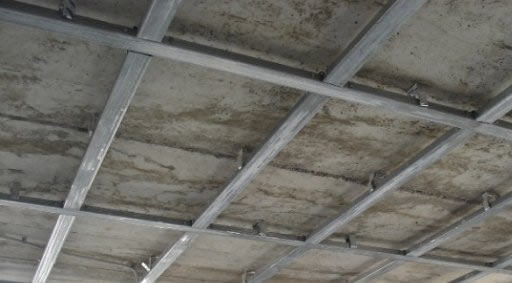 Установка каркаса на плоскости потолка