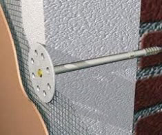 Для дополнительного крепления применяем пластиковые грибки