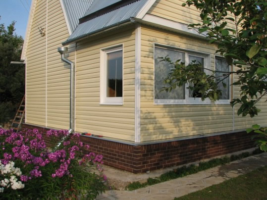 Применение сайдинга в отделке фасада