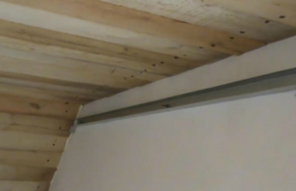 Направляющий профиль установлен