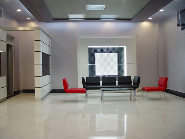 Отделка холла декоративными панелями