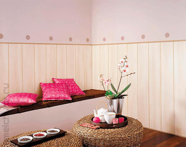 На стенах кухни панели из пластика