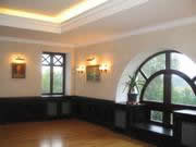 Сочетание углов и мягких плавных линий во внутренней отделке