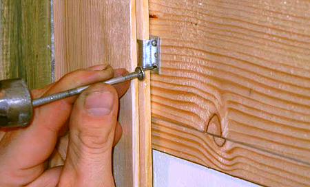 Прикручиваем клипсу