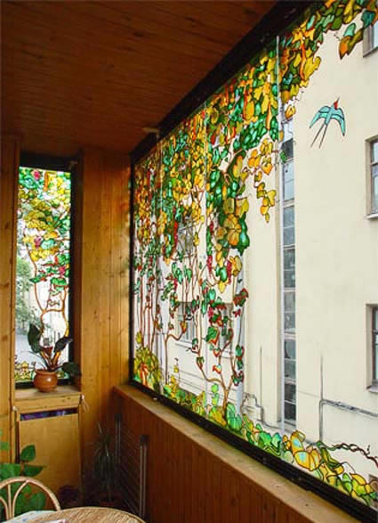 Балкон, полностью облицованный деревом