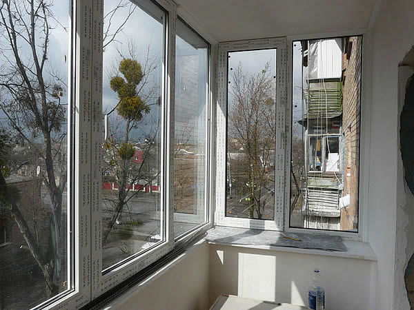 Откосы на окнах балкона