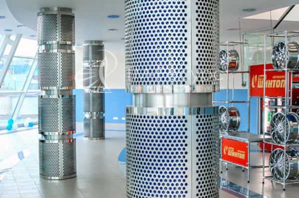 Перфорированный металл в отделке колонн